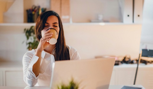 Tay run, tim đập nhanh khi uống cà phê: Làm sao để hết?