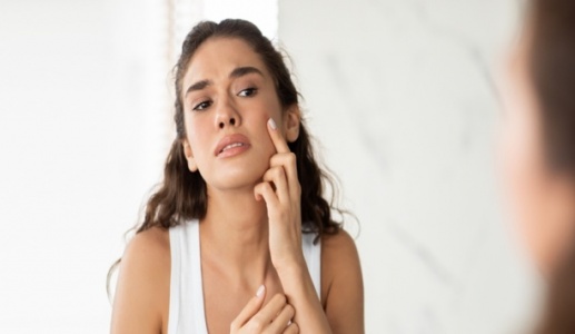 Vì sao da vẫn khô dù đã thoa kem dưỡng ẩm