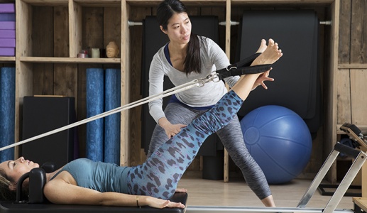 Tập Pilates với máy Reformer bị chóng mặt có sao không?