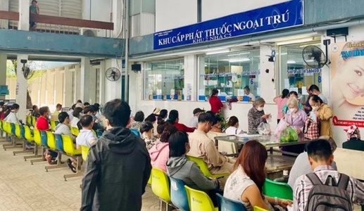 Bộ Y tế nói gì về phản ánh không được cấp thuốc ngoại trú quá 30 ngày?