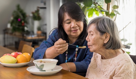 Chế độ ăn thân thiện với người bệnh Parkinson