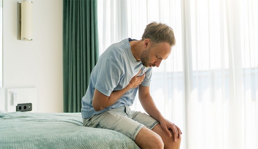 Tim bỏ nhịp khi cúi người, thay đổi tư thế có đáng lo?