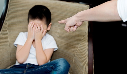 Hậu quả của phong cách nuôi dạy con độc đoán