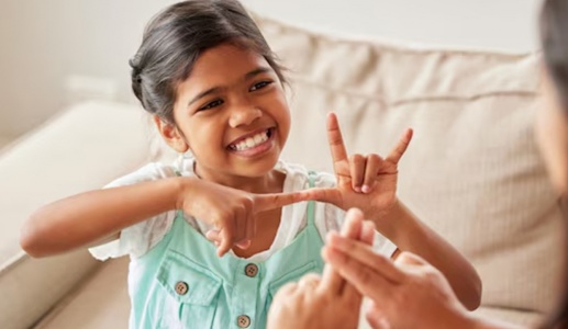 Hành vi ở trẻ khiến cha mẹ lo lắng, nhưng bác sĩ xác nhận là bình thường