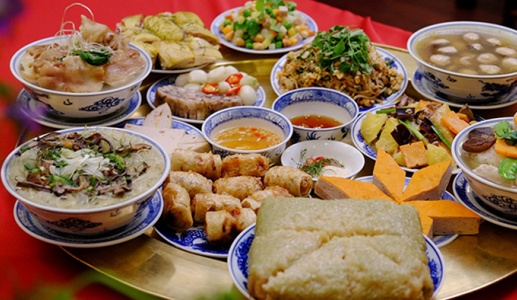 Mâm cỗ cúng mùng 1 Tết 2026 nên chuẩn bị ra sao?