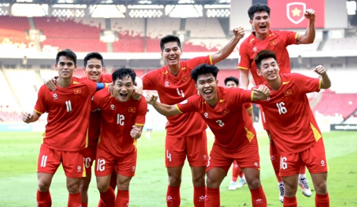 Bóng đá và… mâm cỗ