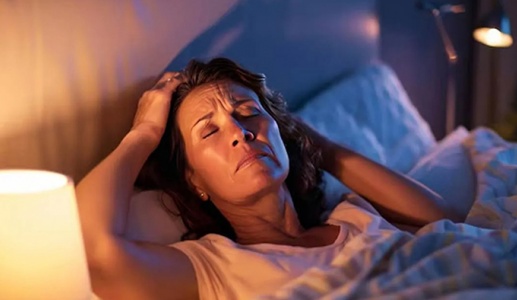 Tại sao chúng ta lại đổ mồ hôi khi ngủ?