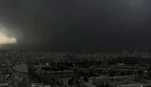 Iran: Mưa đen và những lo ngại về sức khỏe, môi trường