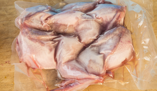 Rã đông thịt gà đúng cách để tránh nguy cơ ngộ độc