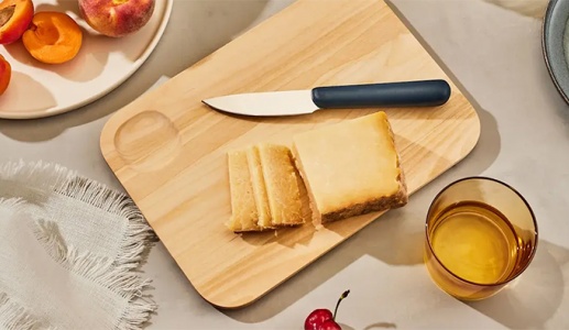 Bạn đã biết làm thế nào để vệ sinh thớt gỗ hiệu quả?