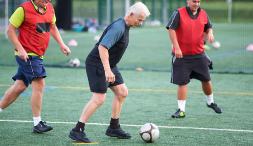 6 lý do 'bóng đá đi bộ' là lựa chọn thể thao hoàn hảo cho người cao tuổi