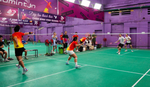 Chơi cầu lông an toàn: Đừng chỉ 'xách vợt ra sân là đánh'