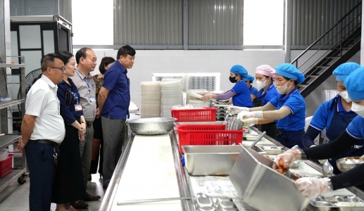 Tháng an toàn thực phẩm 2026: Siết chặt quản lý bếp ăn tập thể, thức ăn đường phố