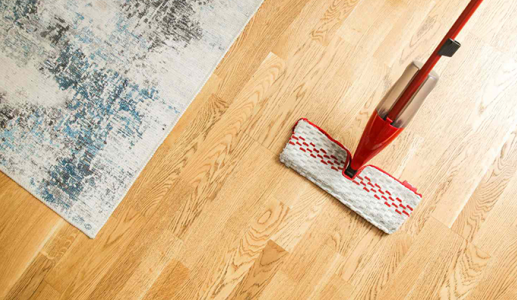 7 cách xử lý sàn gỗ trơn trượt không cần thay mới