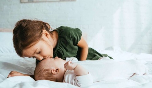 Làm sao để con cả không cảm thấy 'bị ra rìa'?