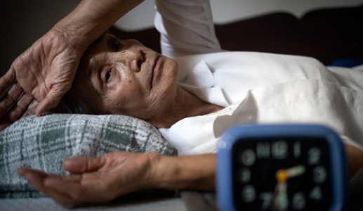 Người cao tuổi bị mất ngủ phải làm sao?