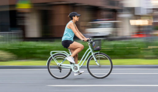 Điều chỉnh tư thế khi đạp xe để bảo vệ lưng và vai