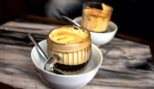 Cà phê trứng “gây sốt” mạng xã hội có thực sự tốt cho sức khỏe?