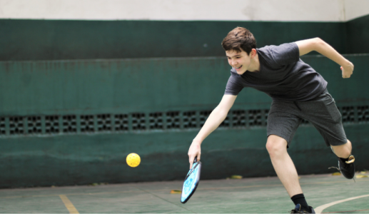 Tại sao chơi Pickleball dễ gây chấn thương dù trông rất đơn giản?