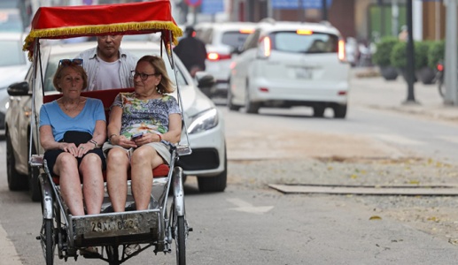 Bắc Bộ nhiều nơi có mưa dông chiều tối, ngày nắng