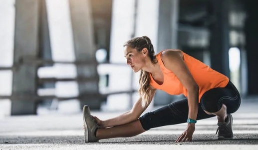 3 động tác yoga giúp giảm căng mỏi cơ gân kheo  