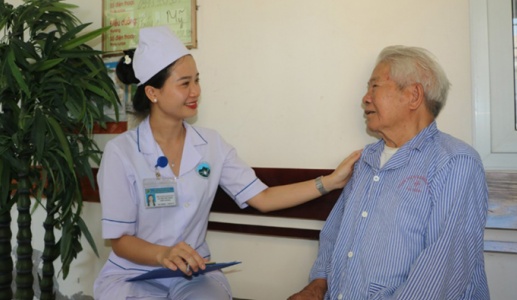 Điều dưỡng - Lực lượng nòng cốt trong chăm sóc người bệnh