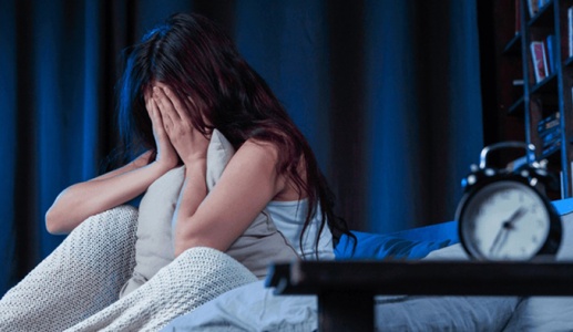 Mất ngủ kéo dài: Nguyên nhân và giải pháp hỗ trợ từ thảo dược