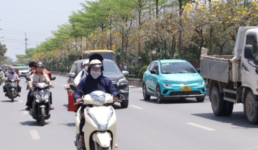 Nắng nóng bao trùm nhiều nơi trong ngày 13/5 