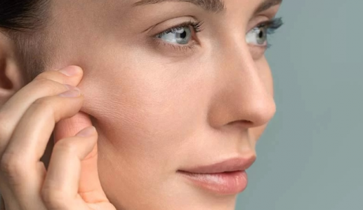 4 thay đổi trên khuôn mặt cảnh báo cơ thể thiếu protein