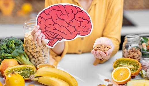Phụ nữ mắc Alzheimer có thể thiếu hụt dưỡng chất này 