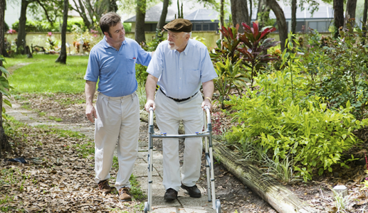 Người cao tuổi cần lưu ý gì để tránh té ngã?