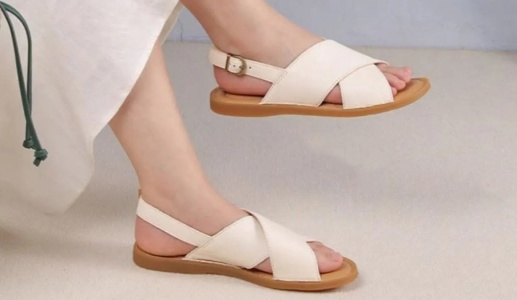 Bí quyết chọn sandal thoải mái cho mùa Hè