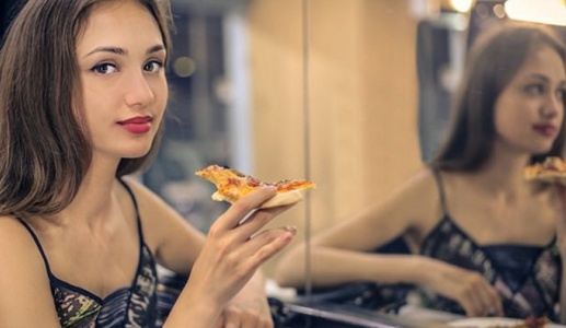 Chuyên gia tiết lộ mẹo đơn giản giúp kiểm soát cơn thèm ăn