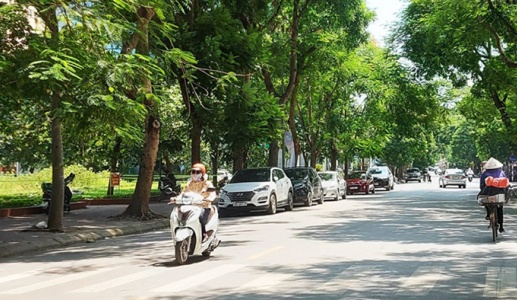 Cả nước ngày nắng nóng, đêm mưa vài nơi