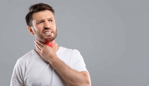 Vì sao đau họng uống thuốc mãi không khỏi?