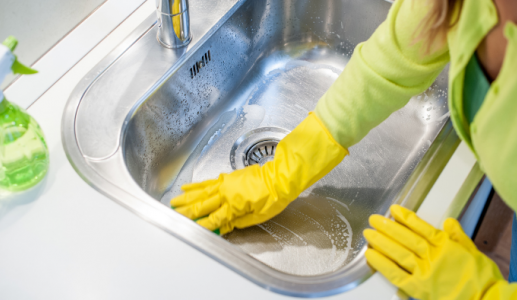 Bồn rửa bát nên được vệ sinh định kỳ như thế nào?