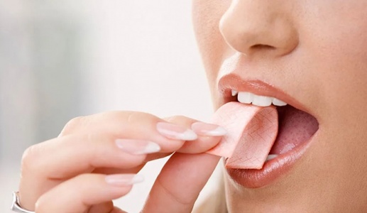 Lỡ nuốt kẹo cao su có sao không?