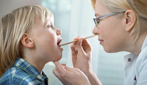 Các biện pháp tại nhà giúp giảm triệu chứng viêm amidan ở trẻ