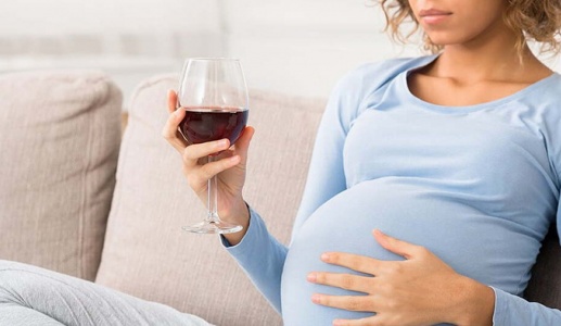 Ngày càng nhiều phụ nữ uống rượu khi mang thai