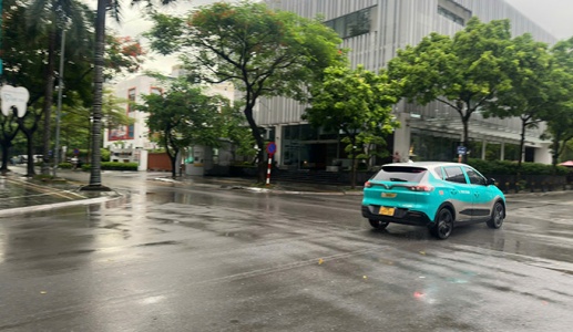 Mưa dông bao trùm nhiều nơi trên cả nước