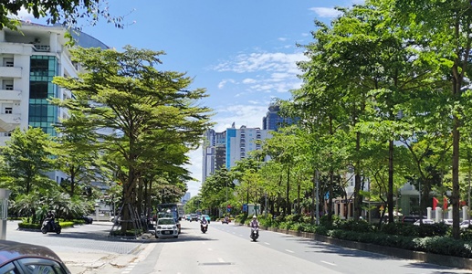 Nắng nóng mạnh bao trùm Bắc Bộ, Nam Bộ mưa dông