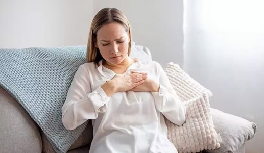 Phải làm gì khi có cơn đánh trống ngực?
