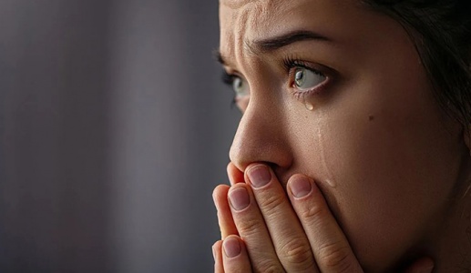 Vì sao bạn dễ khóc hơn khi căng thẳng?