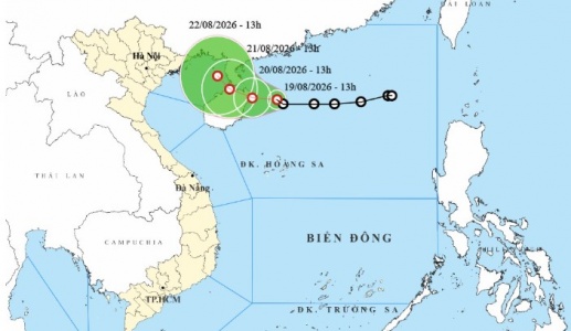 Áp thấp nhiệt đới trên Biển Đông, đất liền nhiều nơi mưa lớn