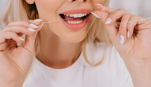Những điều cần biết khi dùng chỉ nha khoa