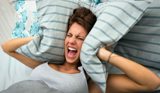 Vì sao tâm trạng thường tệ đi trước khi kỳ kinh nguyệt bắt đầu?