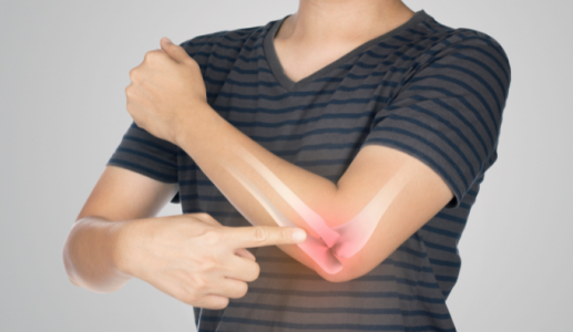 5 thói quen hàng ngày âm thầm tàn phá sức khỏe xương khớp