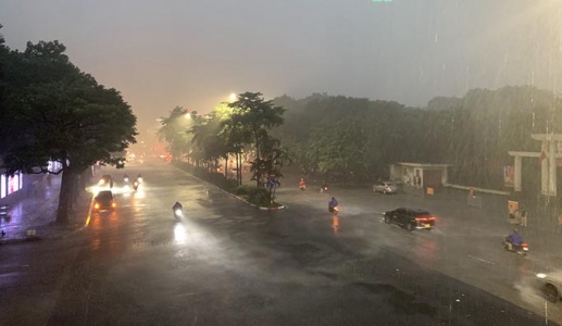 Cảnh báo mưa lớn diện rộng do hoàn lưu áp thấp nhiệt đới