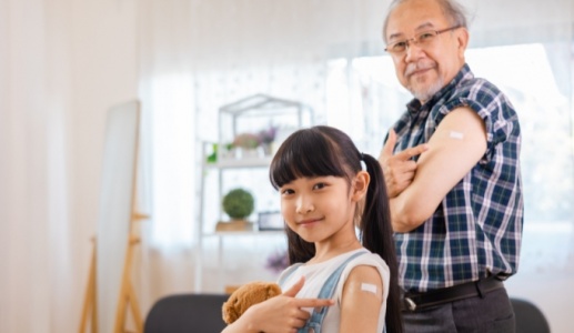 Đang uống kháng sinh có nên tiêm vaccine cúm?