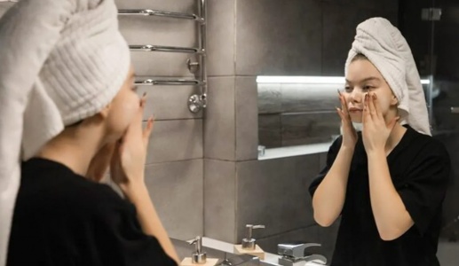 Làn da sẽ ra sao nếu bạn không tẩy trang trước khi đi ngủ?